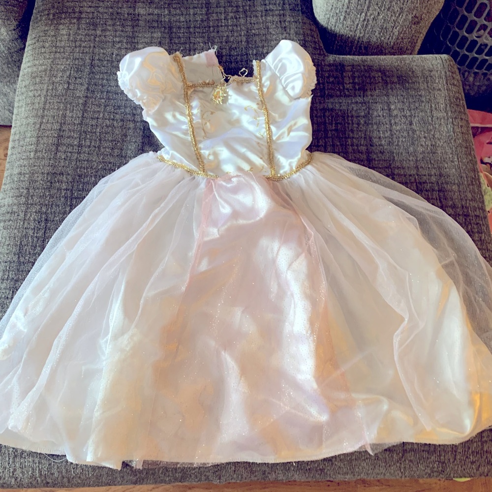 Dress up